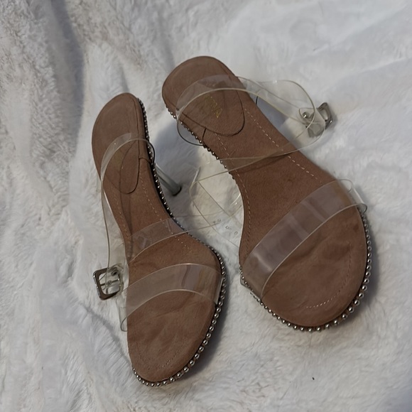 Fashion Nova clear Heels size 7 - Picture 2 of 2